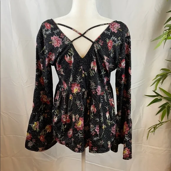 True Craft Flare Sleeve Floral Blouse - Picture 2 of 4